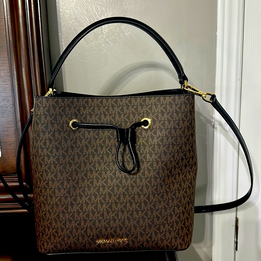 Michael Kors tote